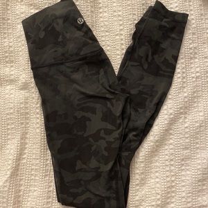 Lululemon size 2 camo aligns